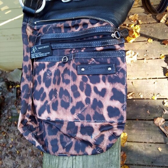 B Makowski Black Leather 70's Retro Style Bottle Top Crossbody Bag - Picture 10 of 11